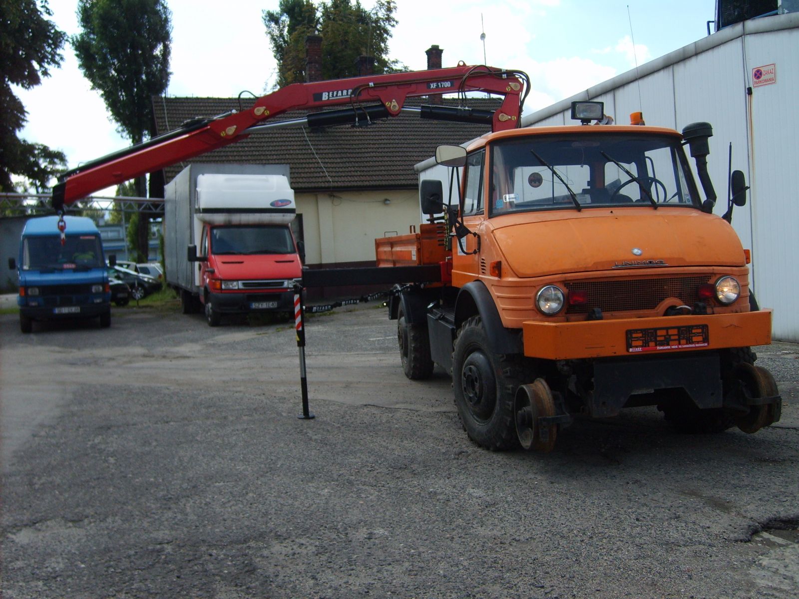 żuraw przeładunkowy befard XF1700 na Mercedes